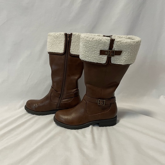 EUC Unr8ed Ivana faux leather faux fur boots - Picture 5 of 9